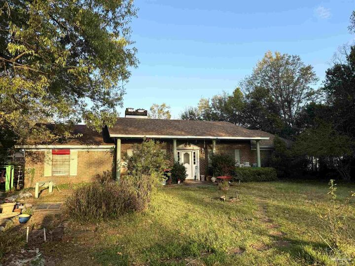 Property Photo:  8246 Chellie Rd  FL 32526 