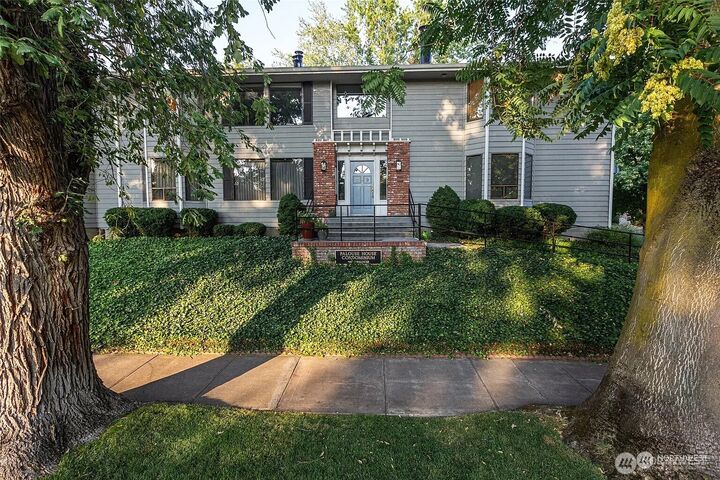 Property Photo: 399 S Palouse Street 1 WA 99362