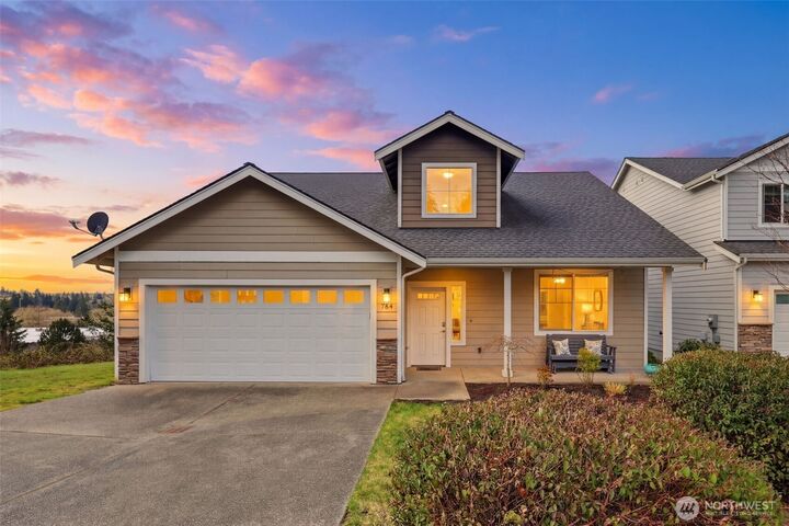 Property Photo:  784  Freedom Court SE  WA 98366 
