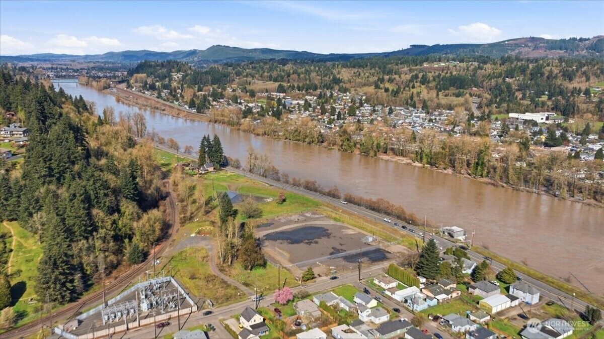 Property Photo:  101  Fishers Lane  WA 98632 