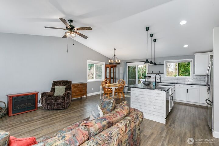 Property Photo: 8618 74th Drive NE WA 98270