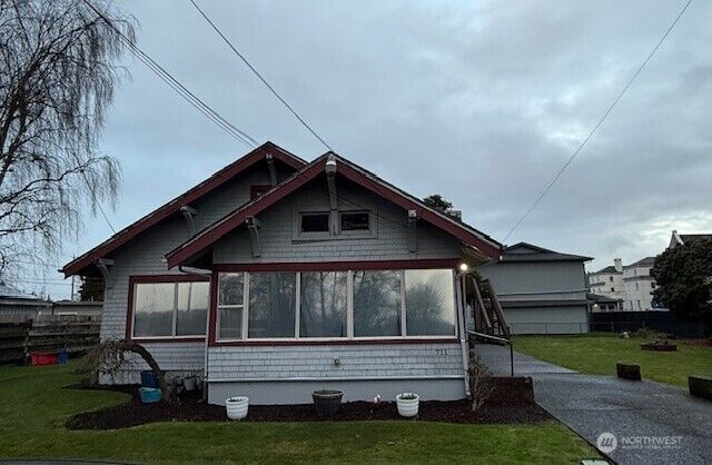 Property Photo:  711  N  WA 98550 
