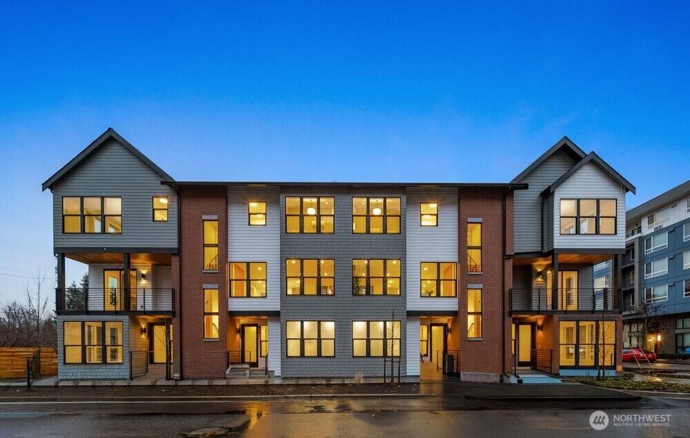 Property Photo:  695 NW Locust St (Homesite #9)  WA 98027 