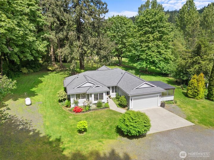 Property Photo:  16100 SE 113th Place  WA 98059 