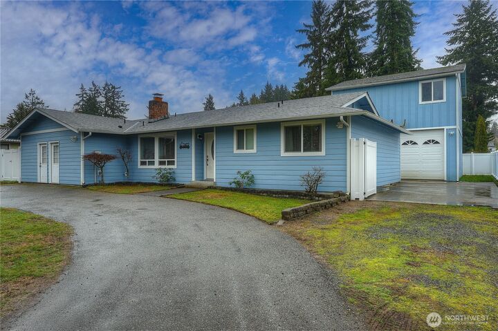 Property Photo:  2412  Lexington Street  WA 98388 