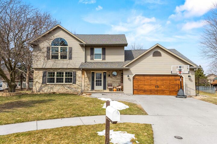 Property Photo:  2310 Graceland Court  WI 54904 