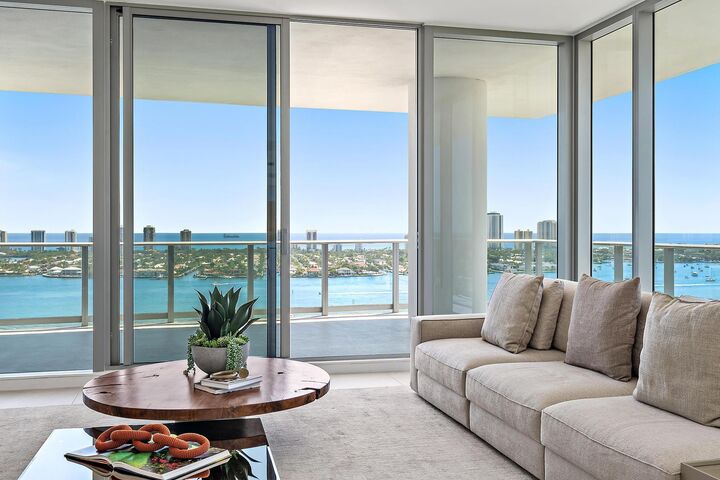 Property Photo: 220 Lake Shore Drive 2212 FL 33403