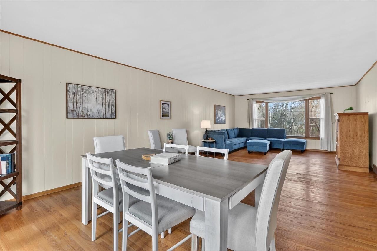 Property Photo:  701 N Hill Road  WI 53511 