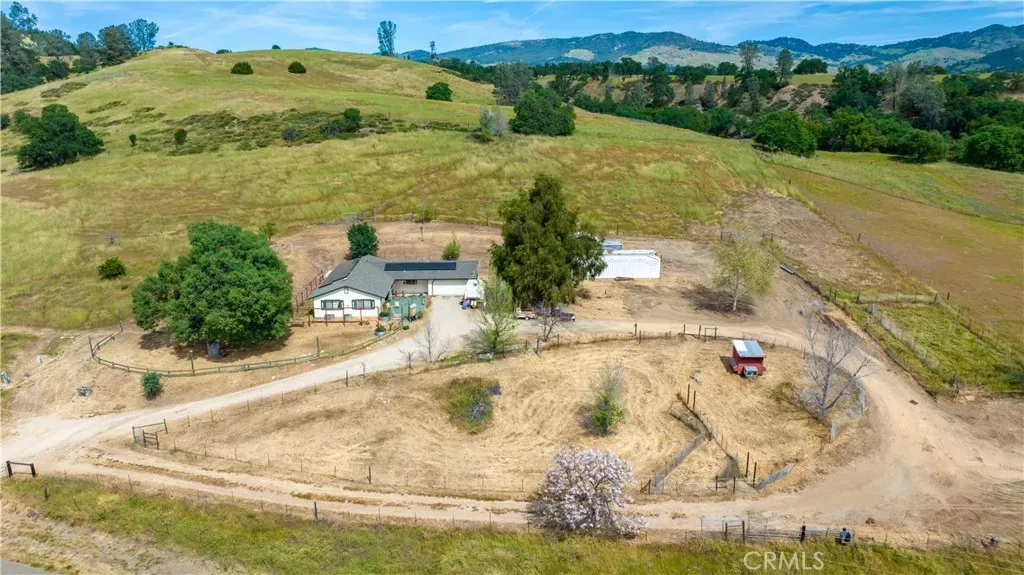 Property Photo:  70331 Vineyard Canyon Rd.  CA 93451 