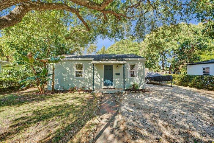 Property Photo: 6420 SW 58th Pl FL 33143