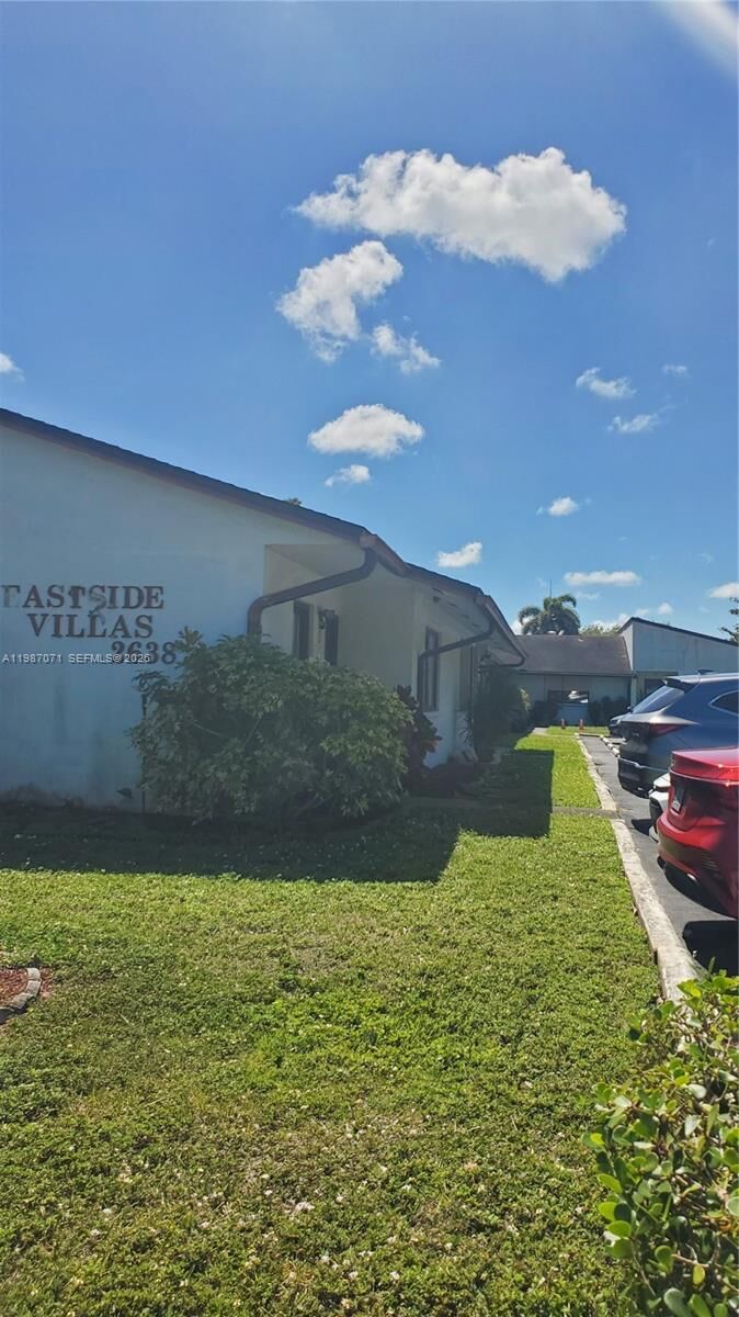 Property Photo:  2638 Taylor St B2  FL 33020 