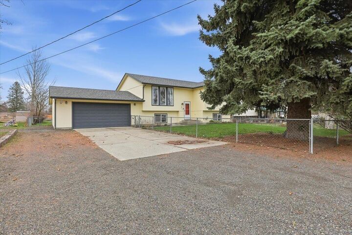 Property Photo:  4014 N Locust Rd  WA 99206 