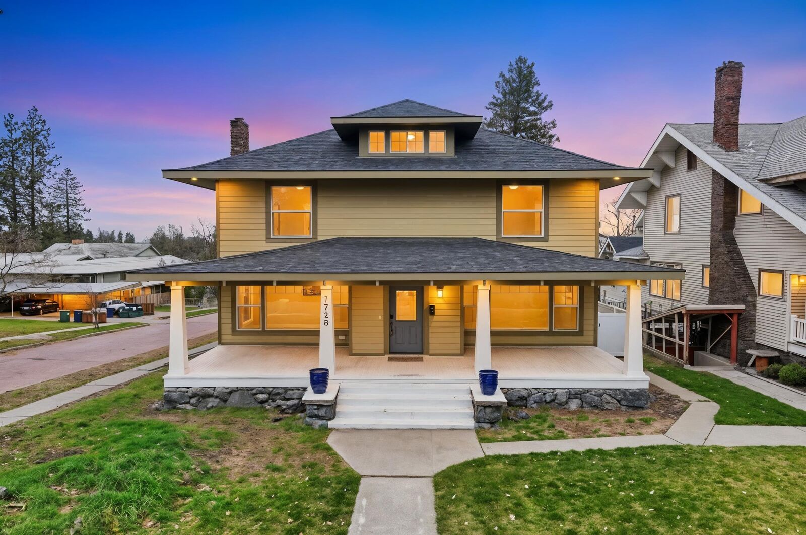 Property Photo:  1728 W 9th Ave  WA 99204 