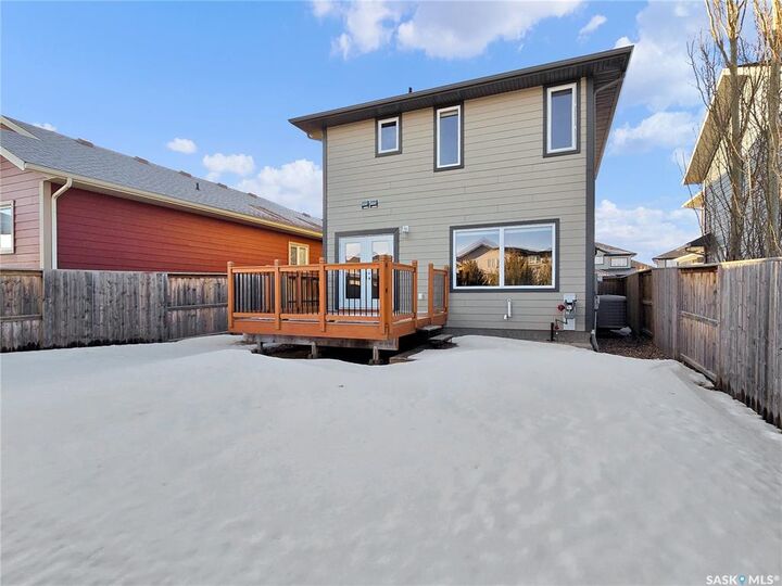 Property Photo:  211 McBeth Crescent  SK S7T 0K5 