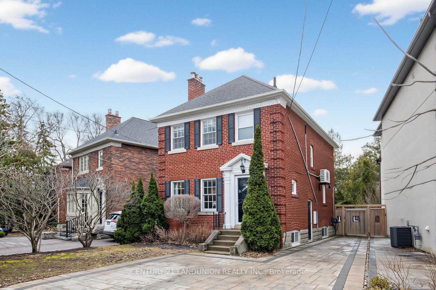 Property Photo: 17 Otter Crescent ON M5N 2W3