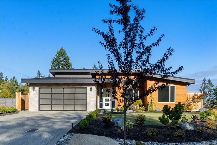 Photo de la propriété: 1017 Coral Pl BC V9P 2E1