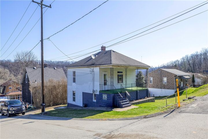 Property Photo:  123 Lloyd Ave  PA 15137 