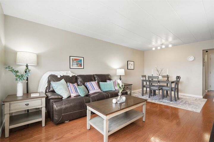 Property Photo:  5 Bayard Rd 520  PA 15213 