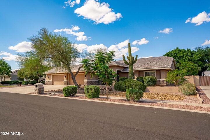Property Photo:  8216 W Briden Lane  AZ 85383 