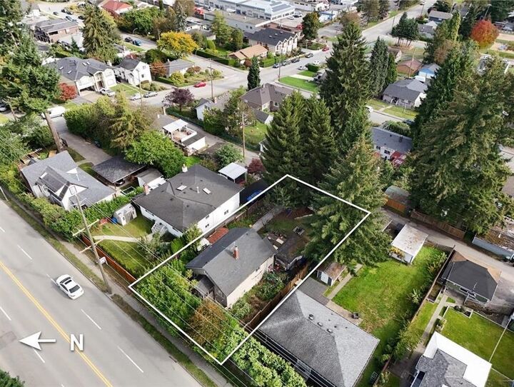 Property Photo:  112 Tenth Avenue  BC V3L 2B1 