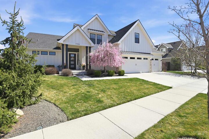 Property Photo:  1790 N Black Forest Way  ID 83616 