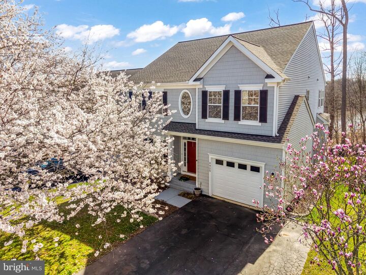 Property Photo:  4925 Breeze Way  VA 22025 
