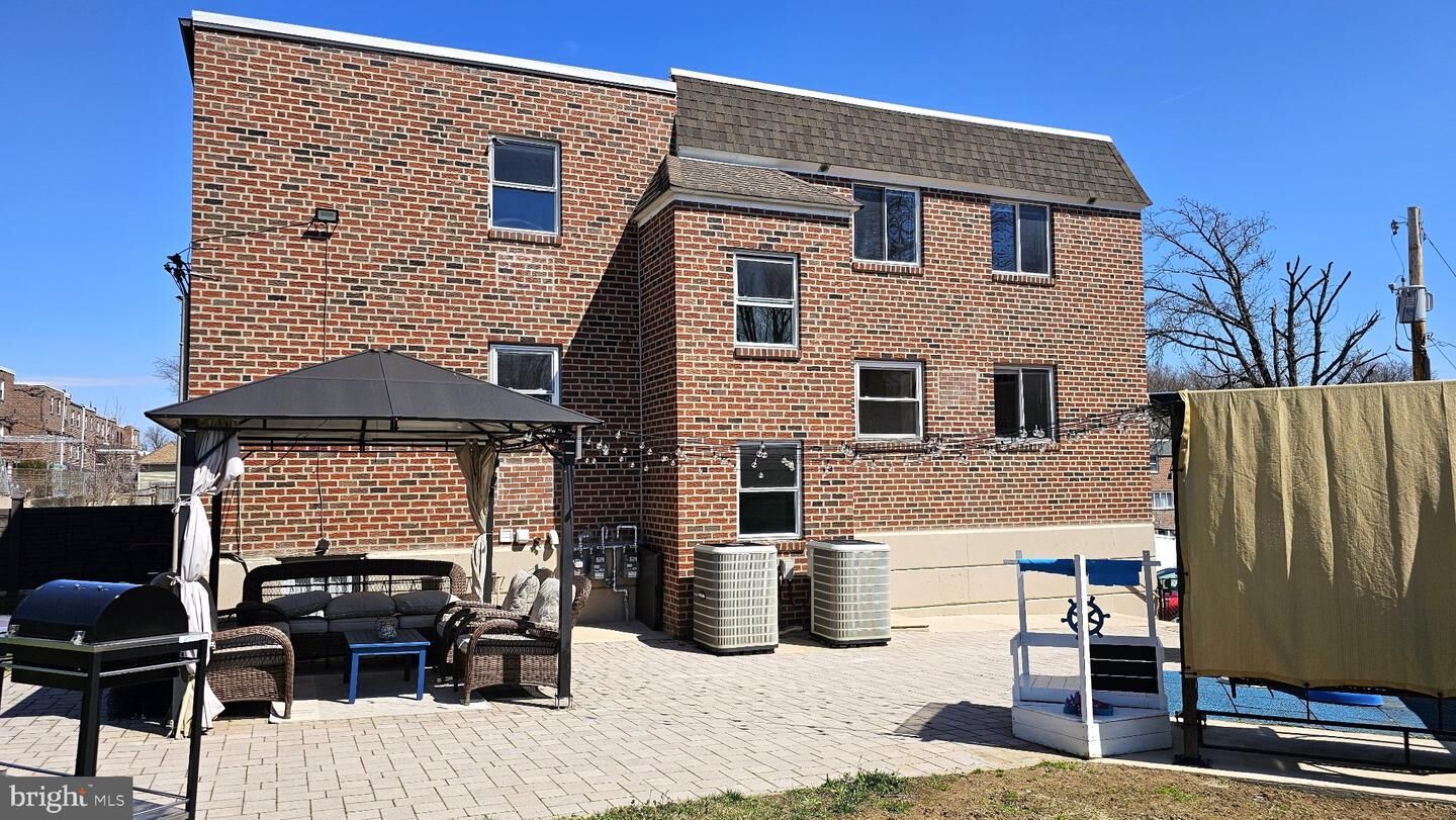 Property Photo:  2806 Ryerson Place 1st Floor  PA 19114 