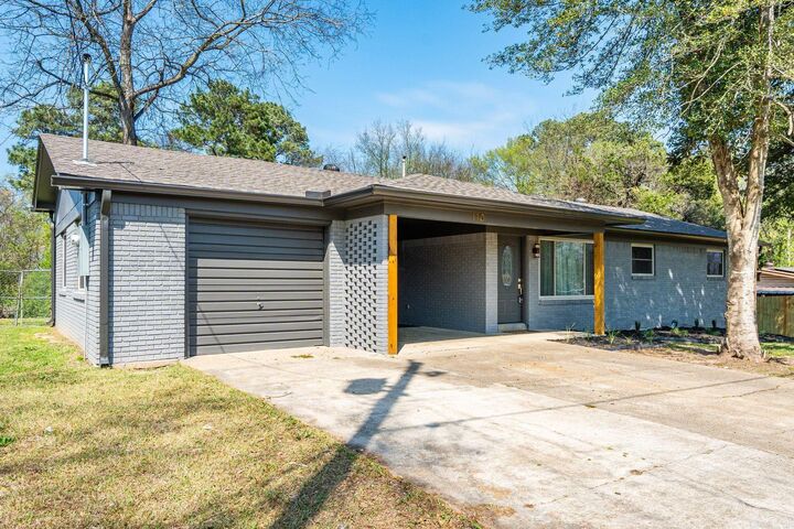 Property Photo:  110 Briarcroft Drive  AR 71913 