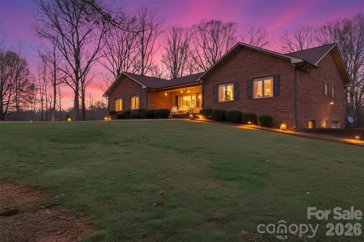 Property Photo: 328 Davidson Court NC 28681