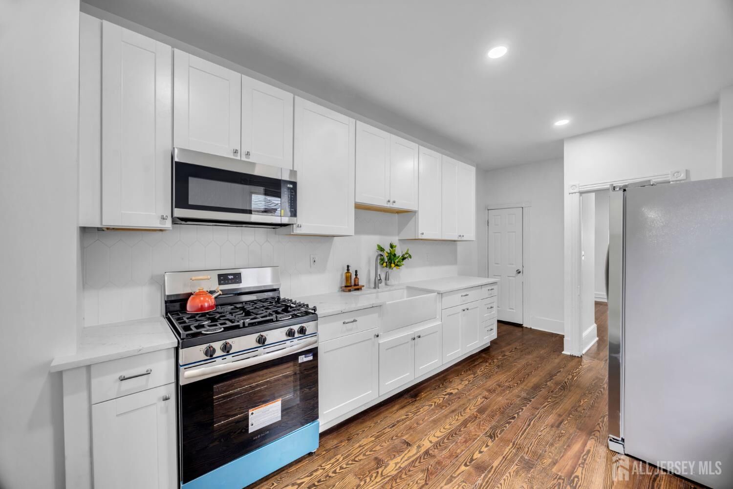 Property Photo: 480 Stuyvesant Avenue NJ 08618