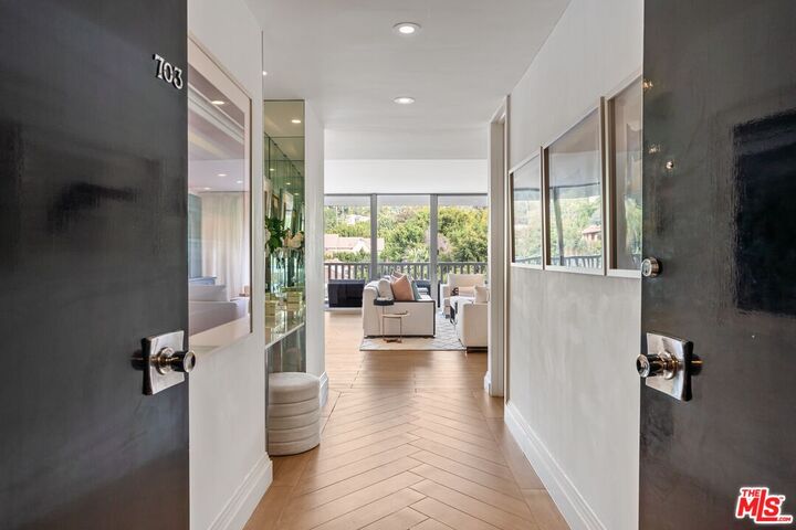 Property Photo:  9255 Doheny Rd  CA 90069 