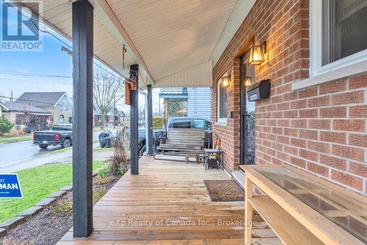 Property Photo: 762 Little Hill Street ON N5Z 1M9