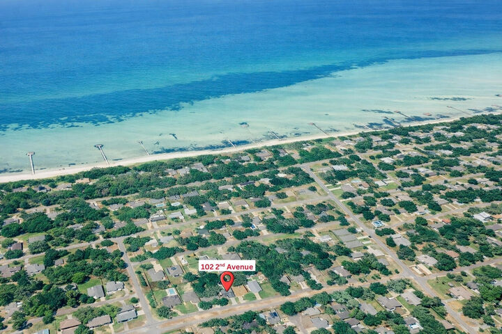 Property Photo: 102 2nd Avenue FL 32579