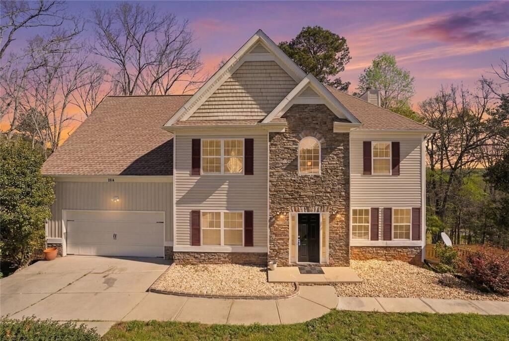 Property Photo: 1814 Oak Branch Way GA 30052