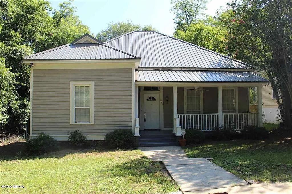Property Photo: 1709 Rembert Ave GA 31201