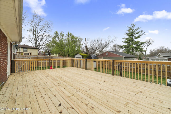 Property Photo:  3140 Hunsinger Ln  KY 40220 