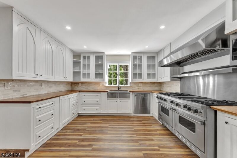 Property Photo:  18 Edge Hill Rd  NJ 07825 