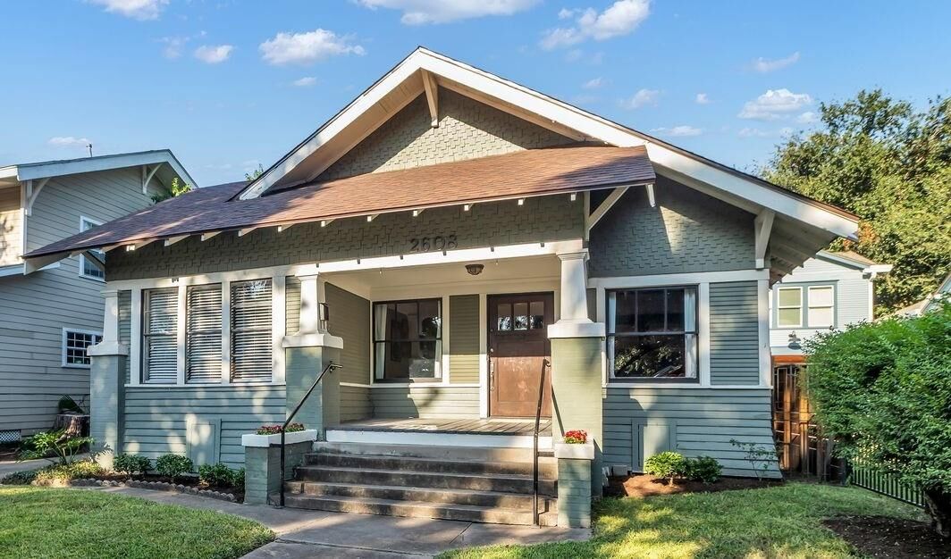 Property Photo: 2608 Hopkins Street TX 77006