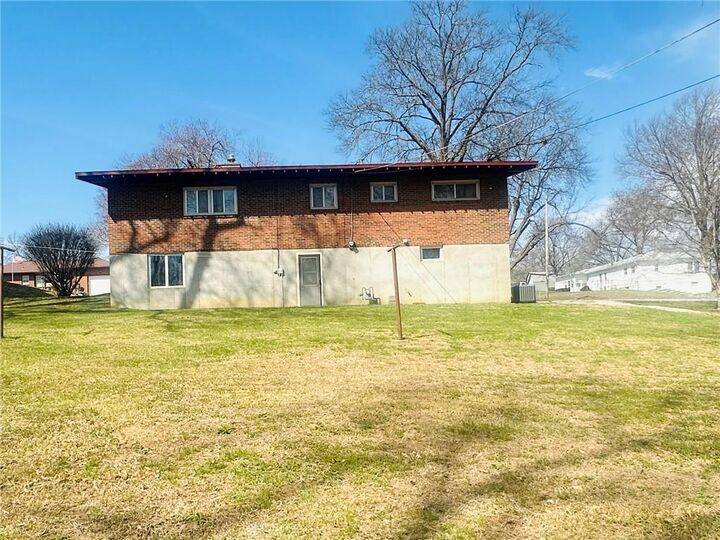 Property Photo:  409 S 76 Street  KS 66111 