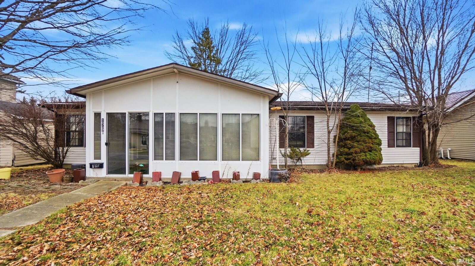 Property Photo: 129 S Van Scoyoc Street IN 46710