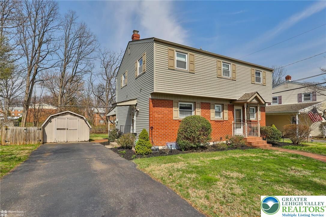 Property Photo:  2246 Barrington Road  PA 18018 