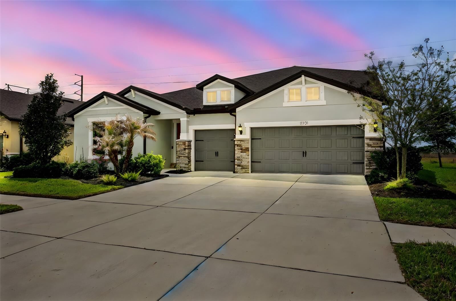 Property Photo:  11701 Brighton Knoll Loop  FL 33579 