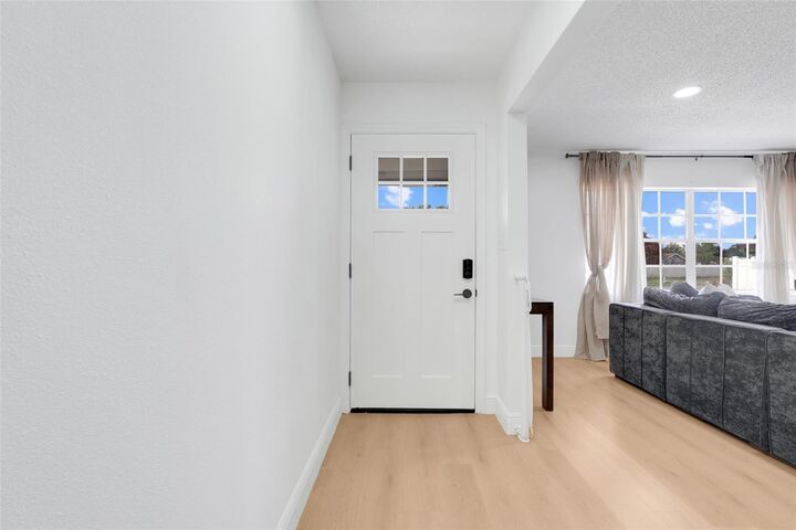 Property Photo: 589 Del Rio Street FL 32839