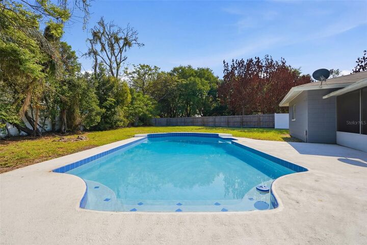 Property Photo: 589 Del Rio Street FL 32839