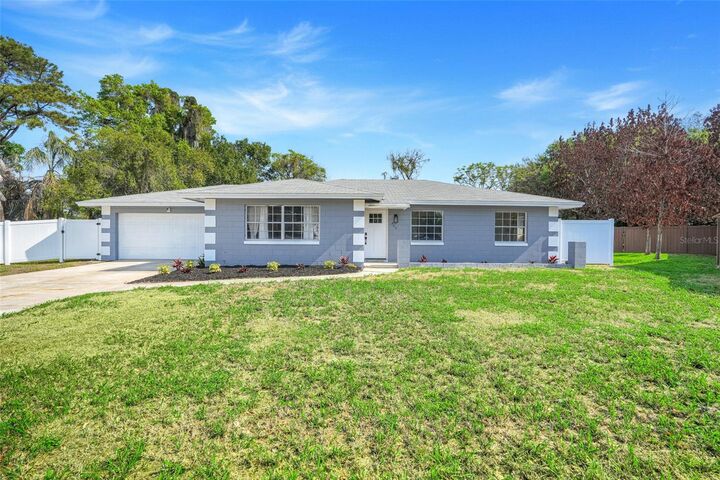 Property Photo:  589 Del Rio Street  FL 32839 