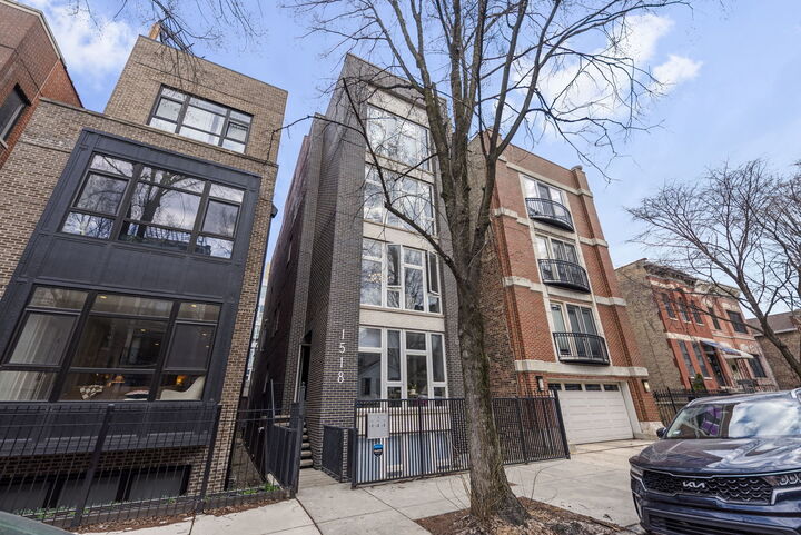 Property Photo:  1518 W Thomas Street 2  IL 60642 