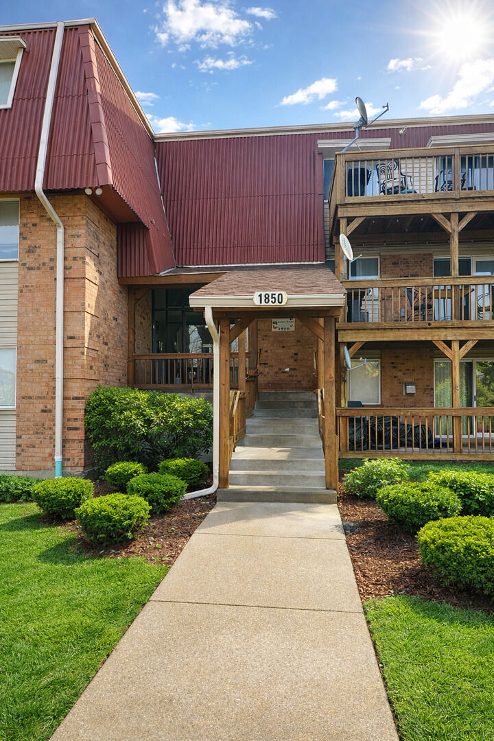 Property Photo: 1850 Tall Oaks Drive 2204 IL 60505