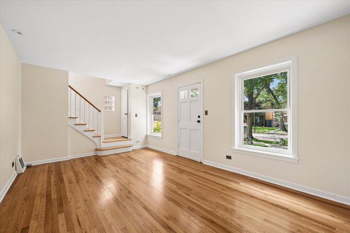 Property Photo: 4135 N Pontiac Avenue IL 60634