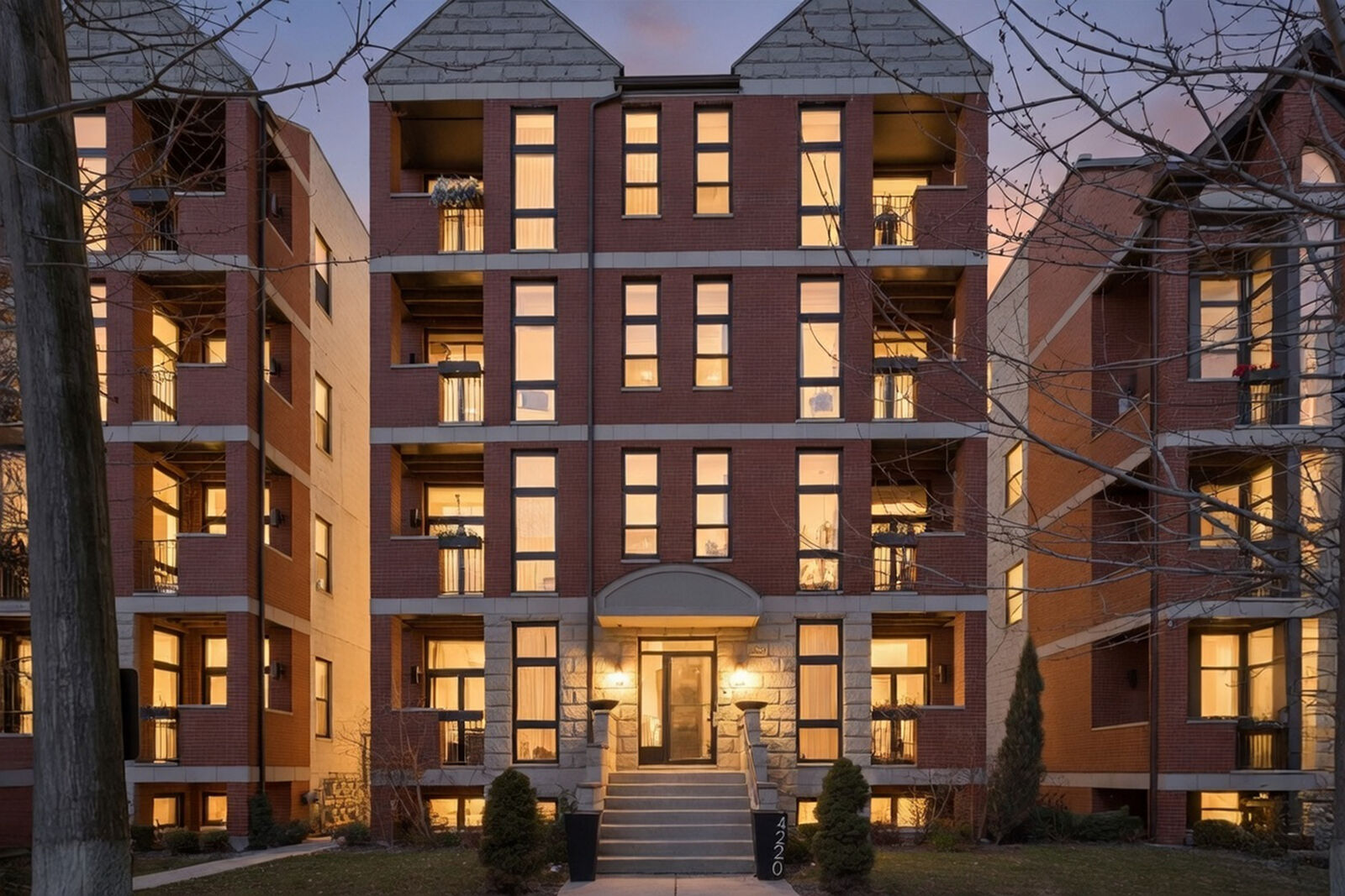 Property Photo:  4220 S Ellis Avenue 4N  IL 60653 