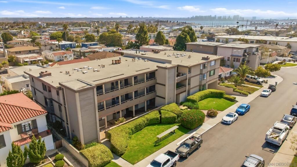 Property Photo:  3130 Avenida De Portugal 102  CA 92106 